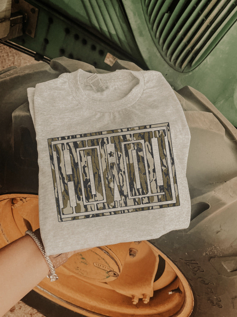 DISTRESSED CAMO HOWDY CREW or TEE