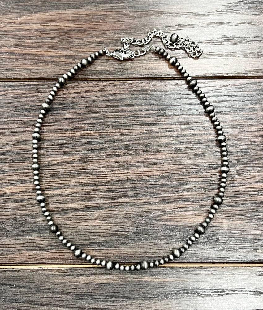 735747, Handmade 16" Navajo Bead Necklace