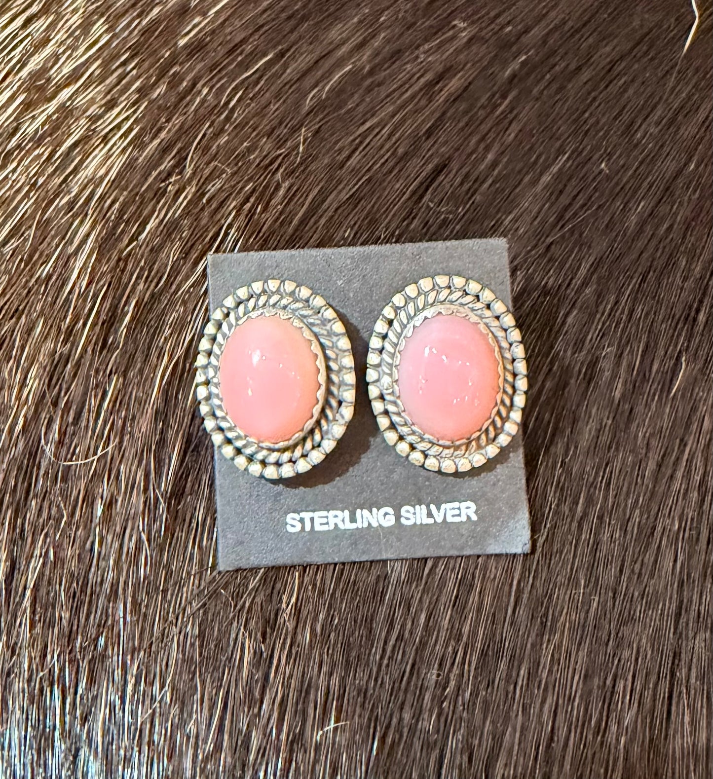 Pink Conch Stud Earrings-102