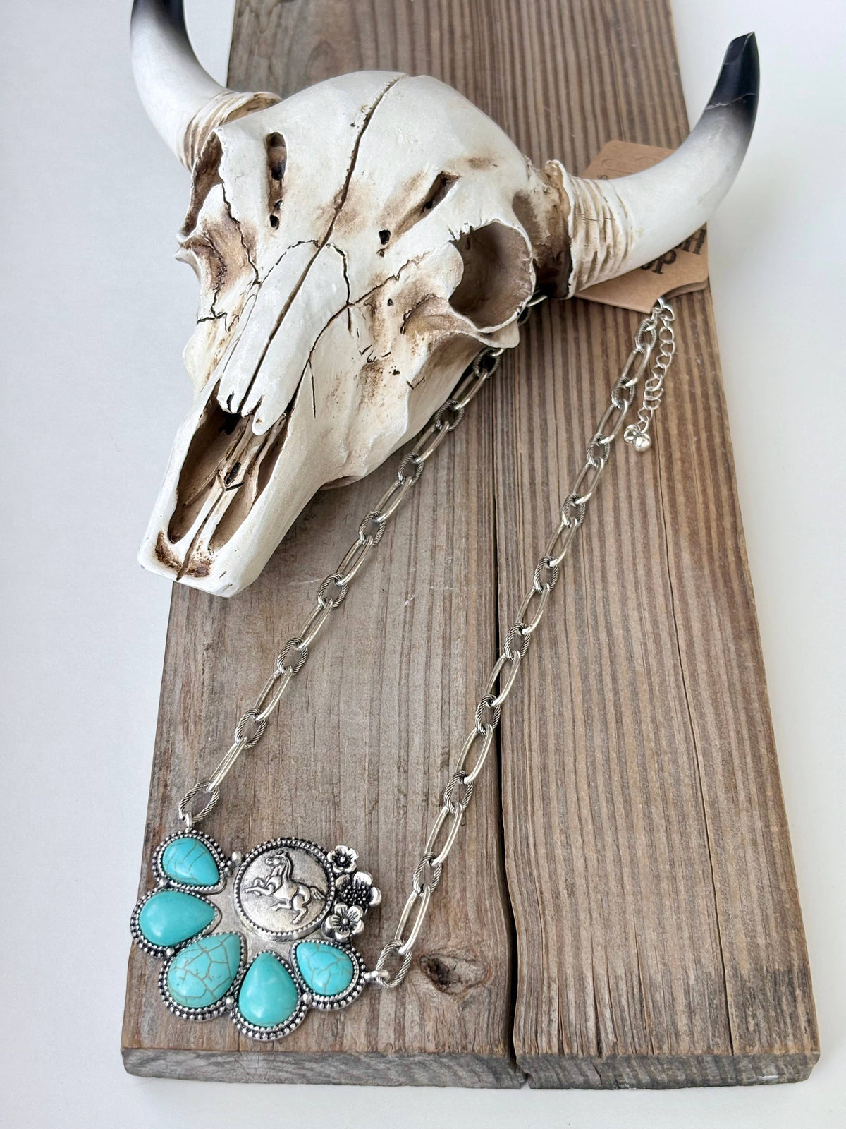 Western Style Turquoise Stone Pendant Necklace
