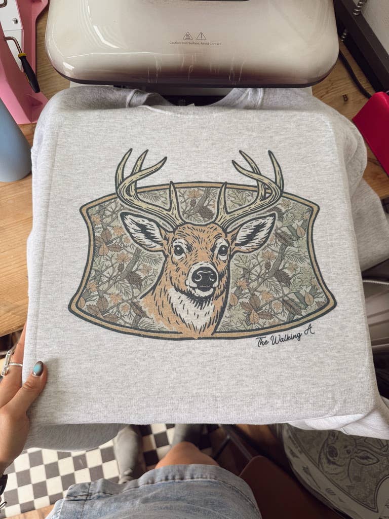 TROPHY WORTHY TEE