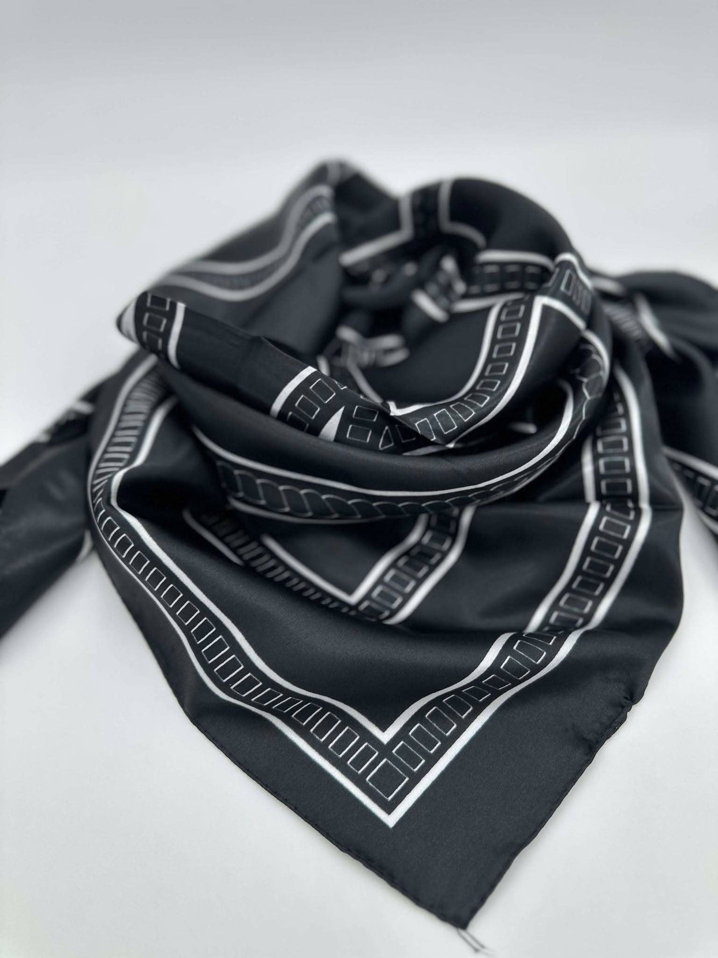 Black Horseshoe Wild Rag