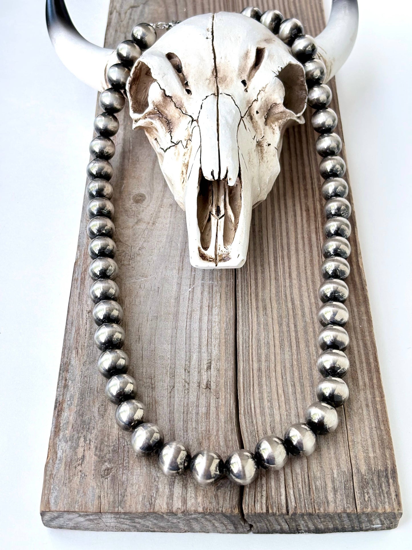 Western Style Navajo Pearl Beaded Necklace
