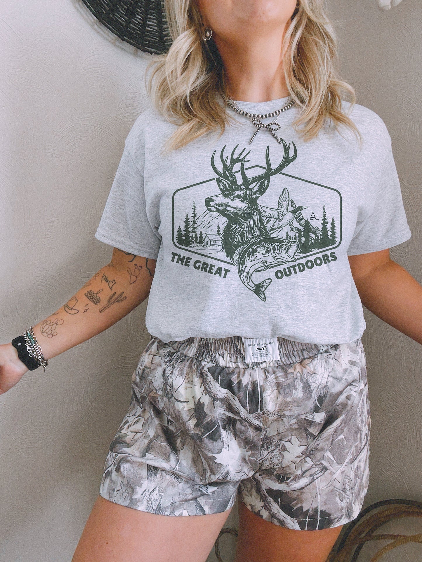 THE GREAT OUTDOORS CREW or TEE