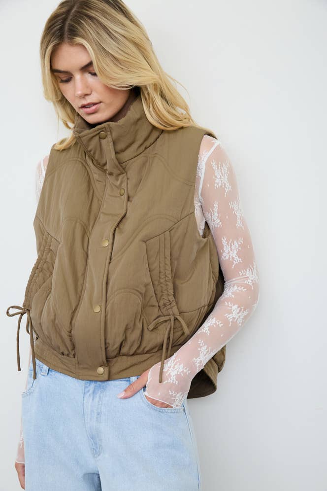 WAVE QUILTED SNAP-FRONT STAND COLLAR VEST