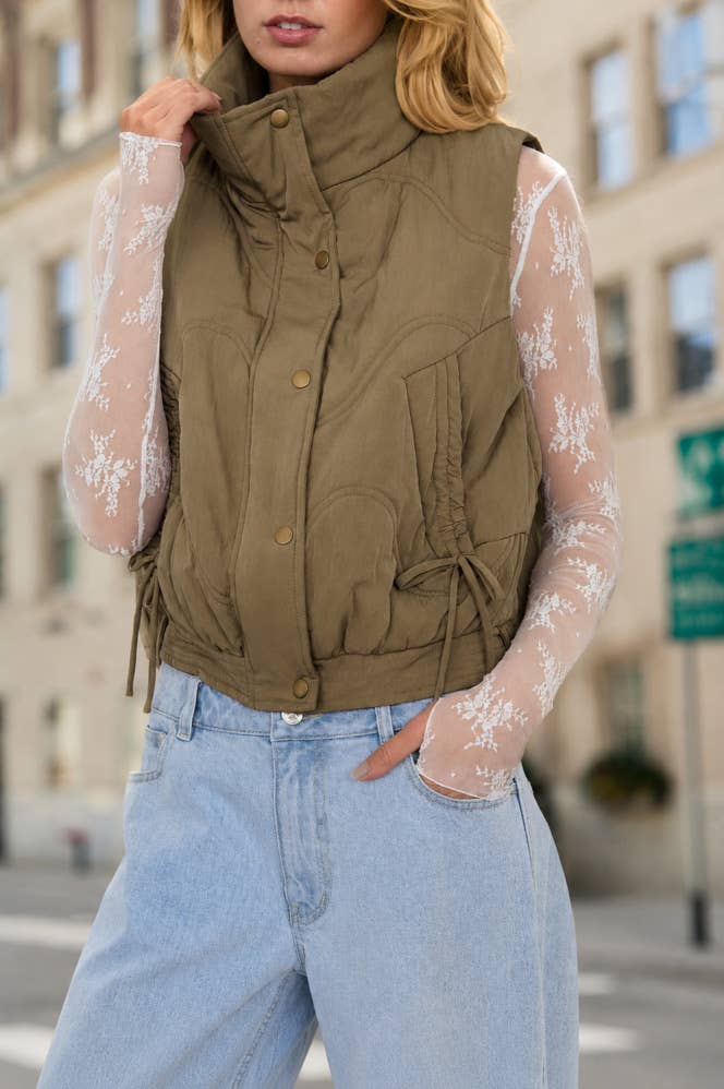 WAVE QUILTED SNAP-FRONT STAND COLLAR VEST