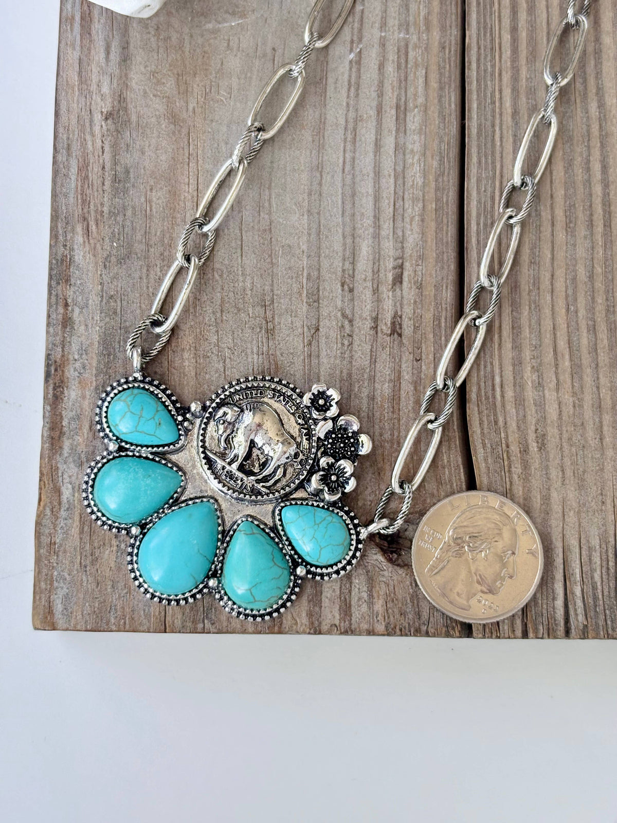 Western Style Turquoise Stone Pendant Necklace