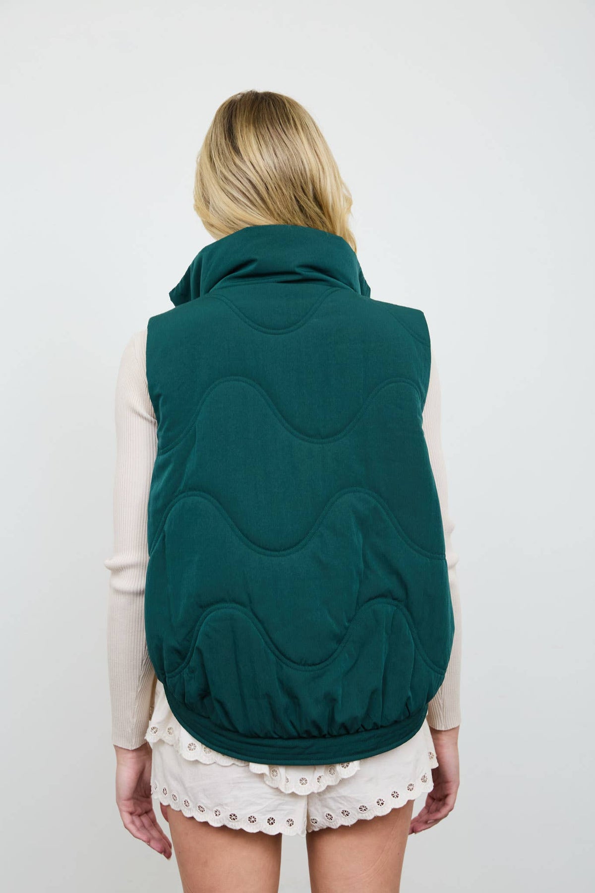 WAVE QUILTED SNAP-FRONT STAND COLLAR VEST