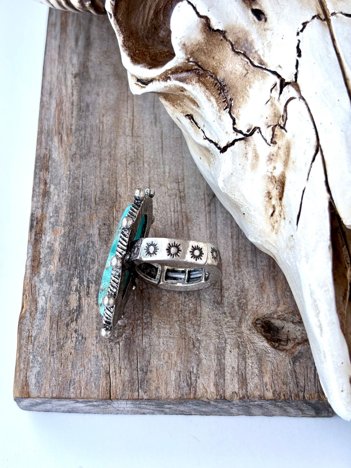 Western Style Teardrop Turquoise Stone Stretch Ring