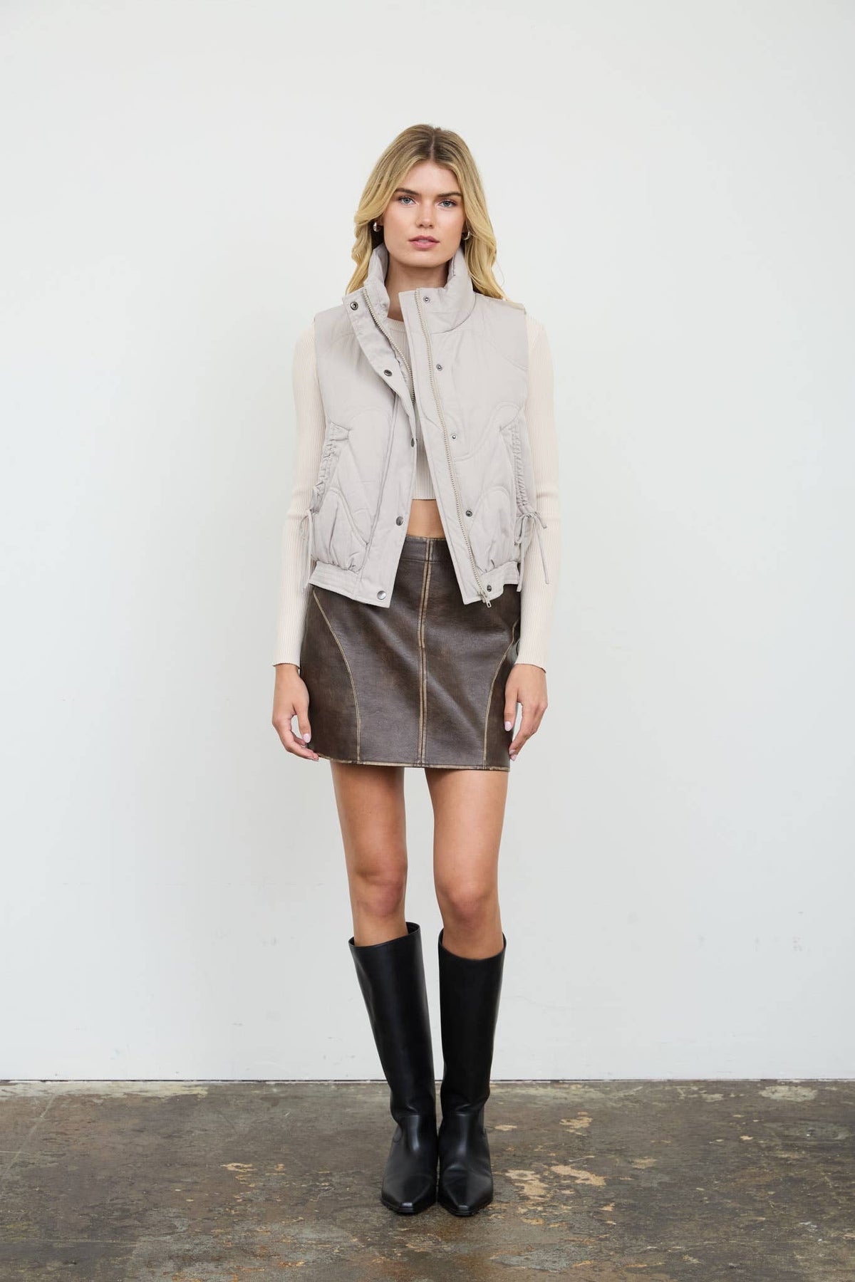WAVE QUILTED SNAP-FRONT STAND COLLAR VEST