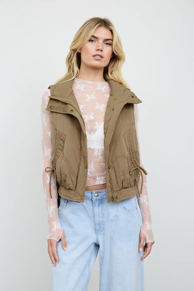 WAVE QUILTED SNAP-FRONT STAND COLLAR VEST