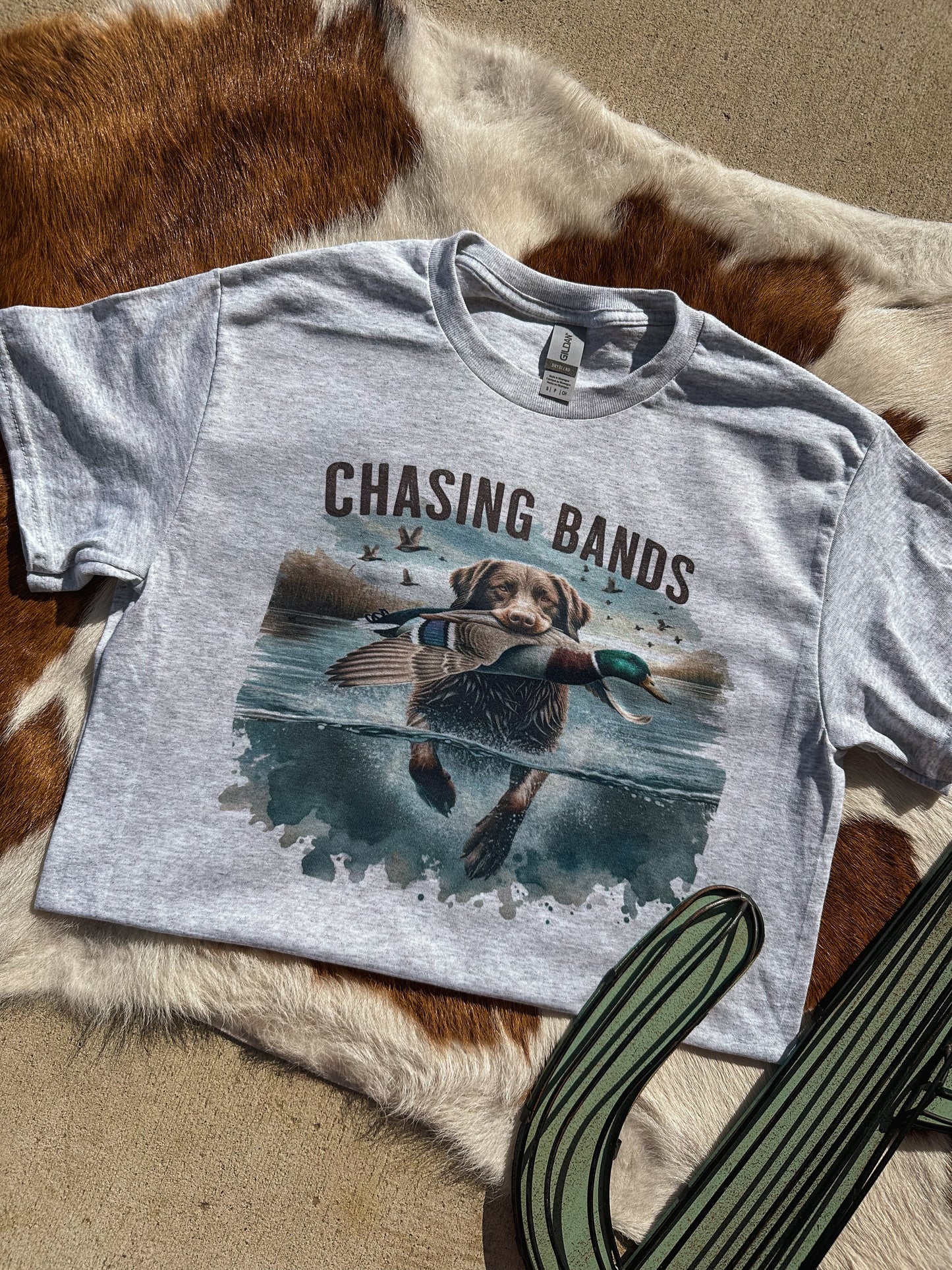 CHASING BANDS TEE