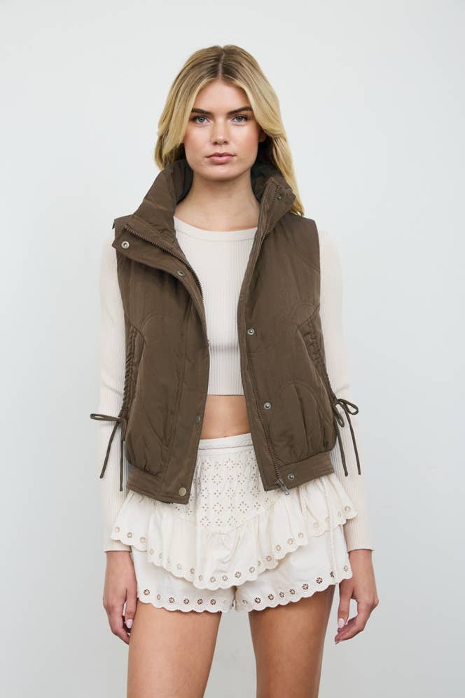 WAVE QUILTED SNAP-FRONT STAND COLLAR VEST