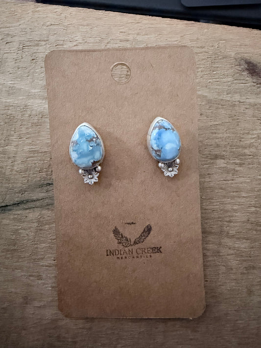 Golden Hill with Flower Stud Earrings