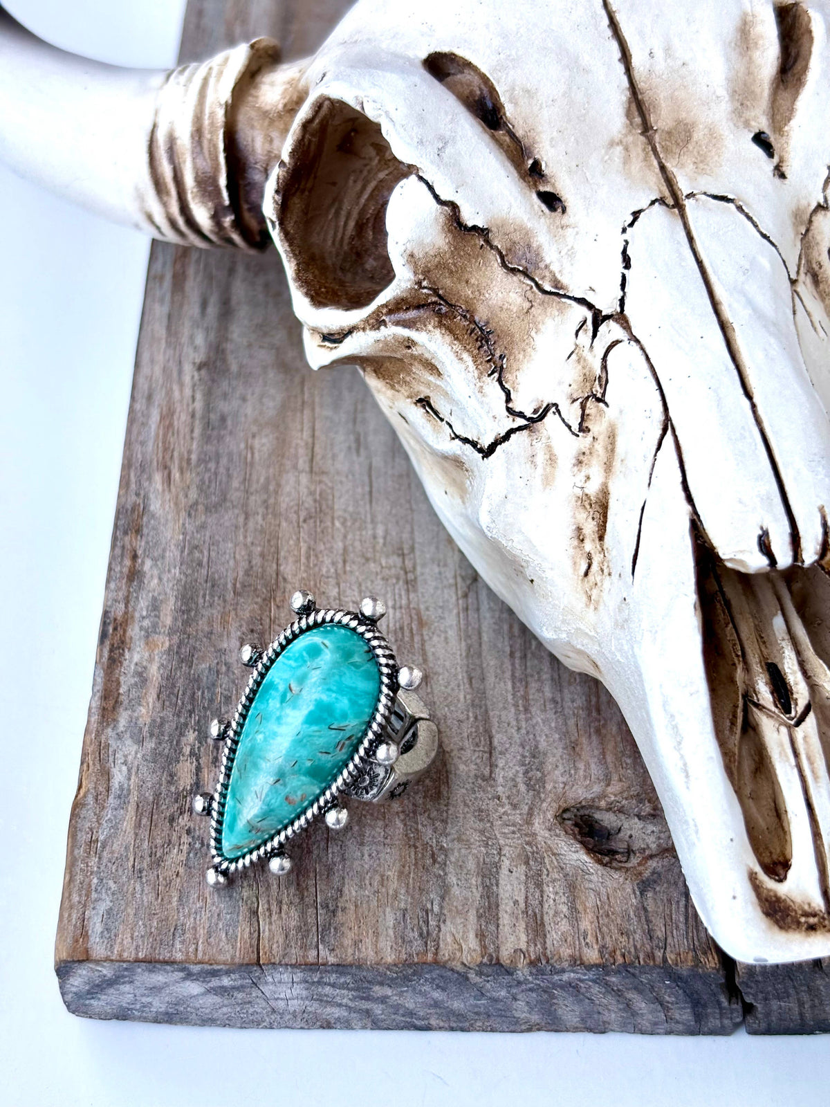 Western Style Teardrop Turquoise Stone Stretch Ring