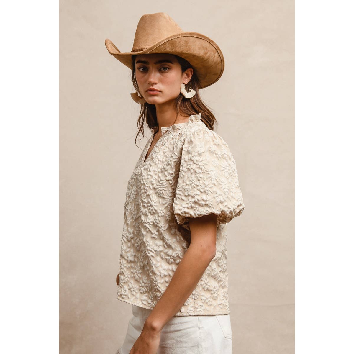 FLORAL PATTERN TEXTURE SLEEVES RUFFLED V-NECK TOP