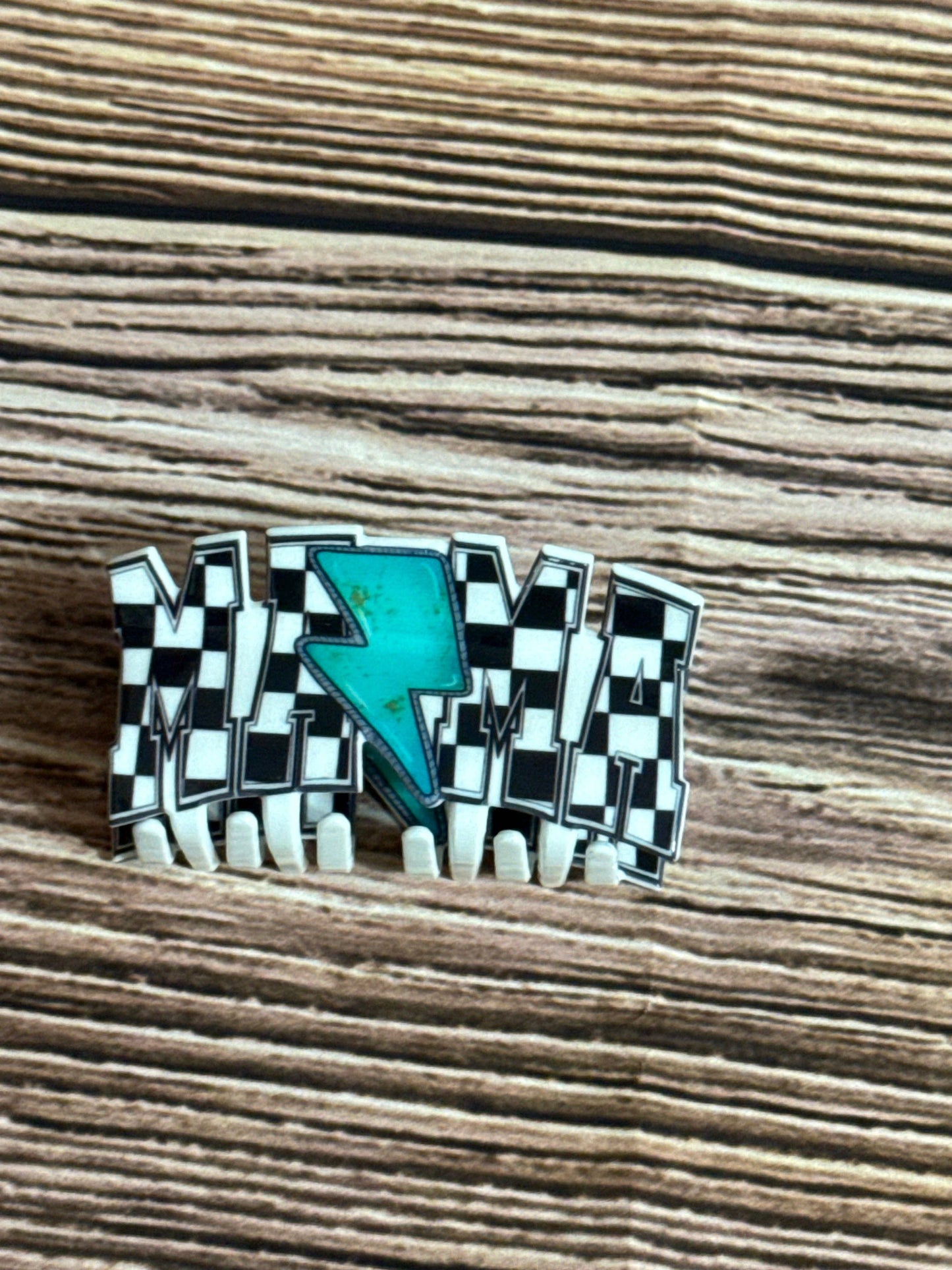 Mama checkered bolt claw clips