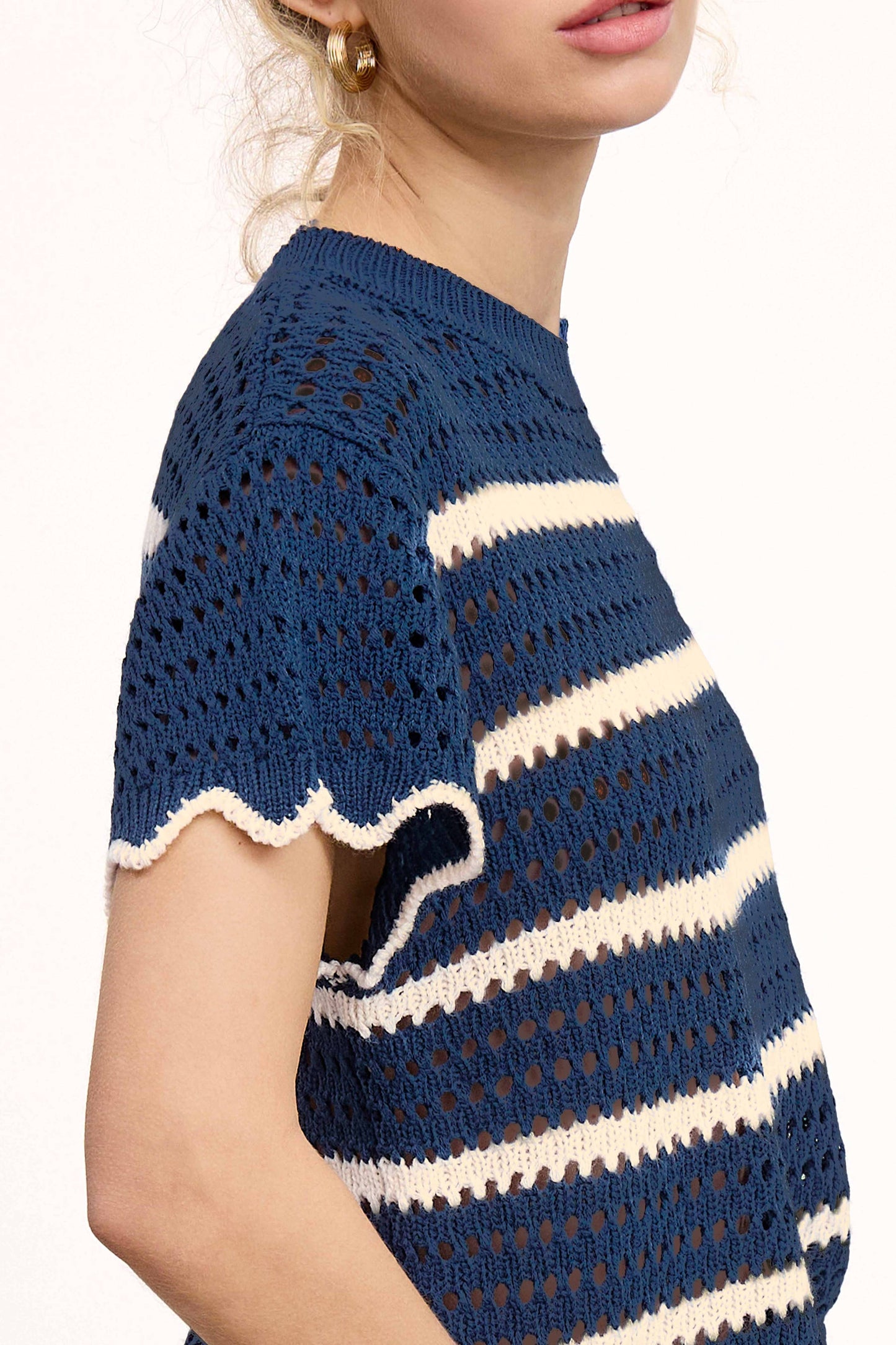 MDS3603-Round Neck Scalloped Edge Short Sleeve Sweater Easte