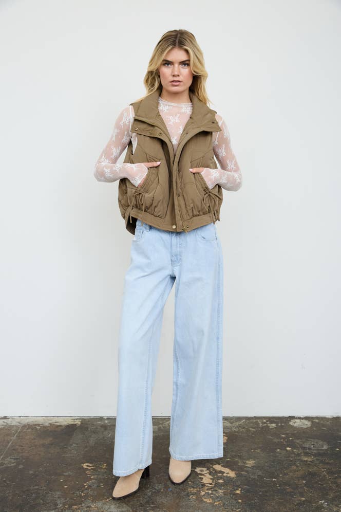 WAVE QUILTED SNAP-FRONT STAND COLLAR VEST