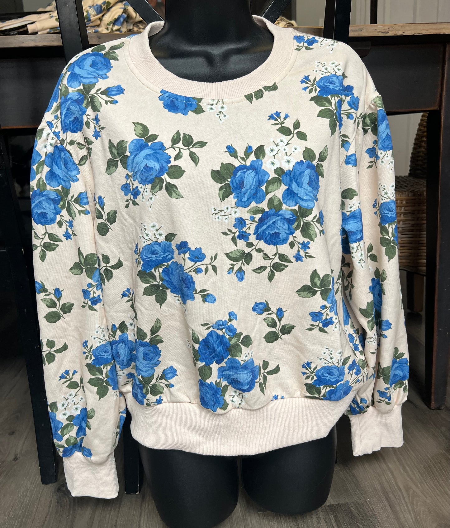 Rose Print Balloon Sleeve Crew