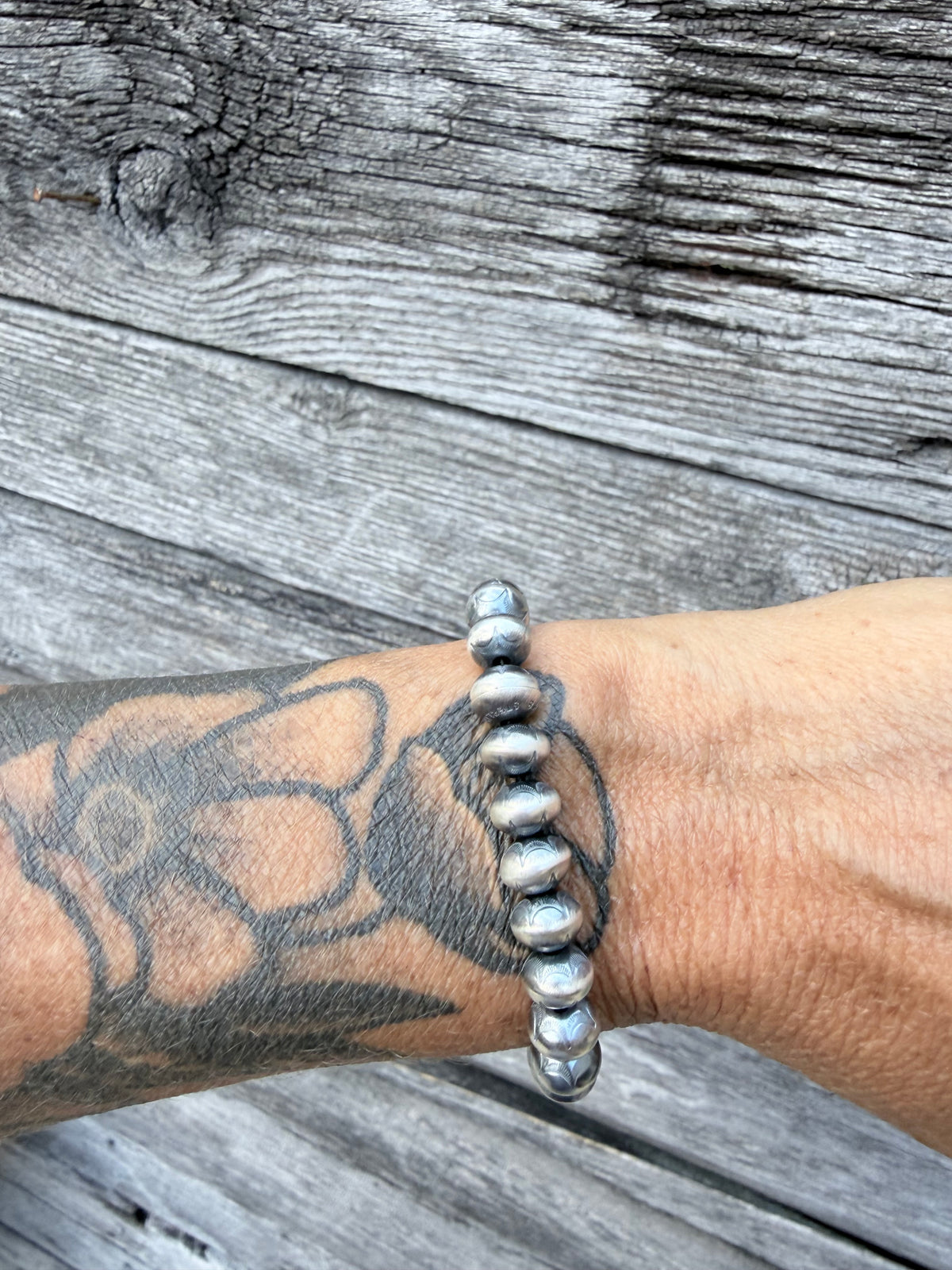 Native Made 9.5mm Navajo Pearl Bracelet