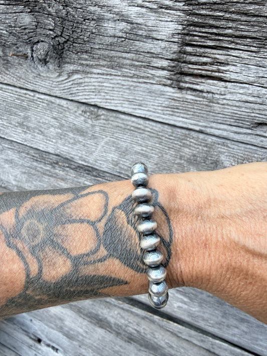 Native Made 9.5mm Navajo Pearl Bracelet