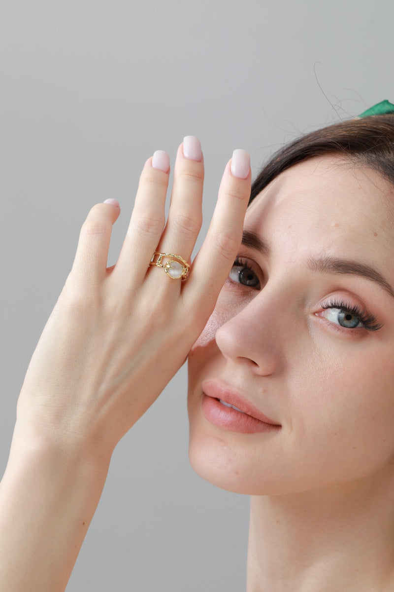 Moonstone & Zirconia Nugget Ring – French Minimalist Jewelry 🌙💎
