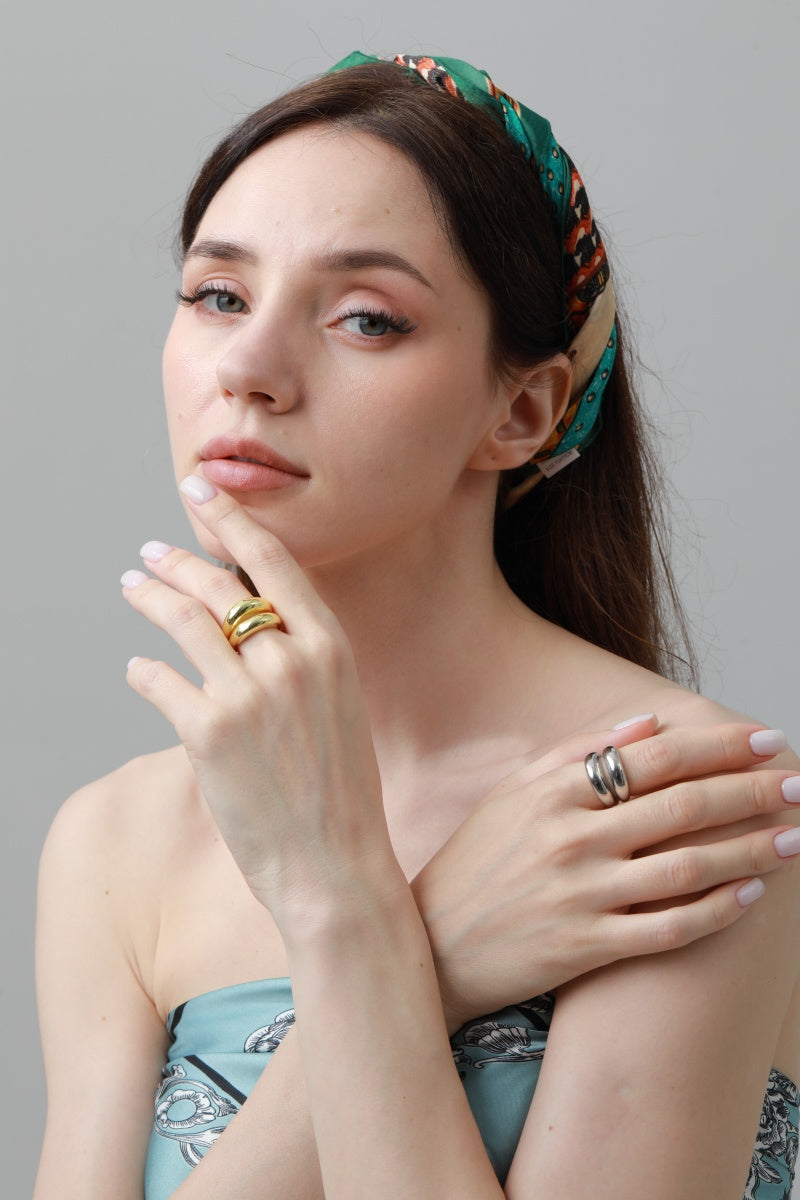 High-Shine Geometric Ring – Open-Ended Minimalist Statement ✨🔶