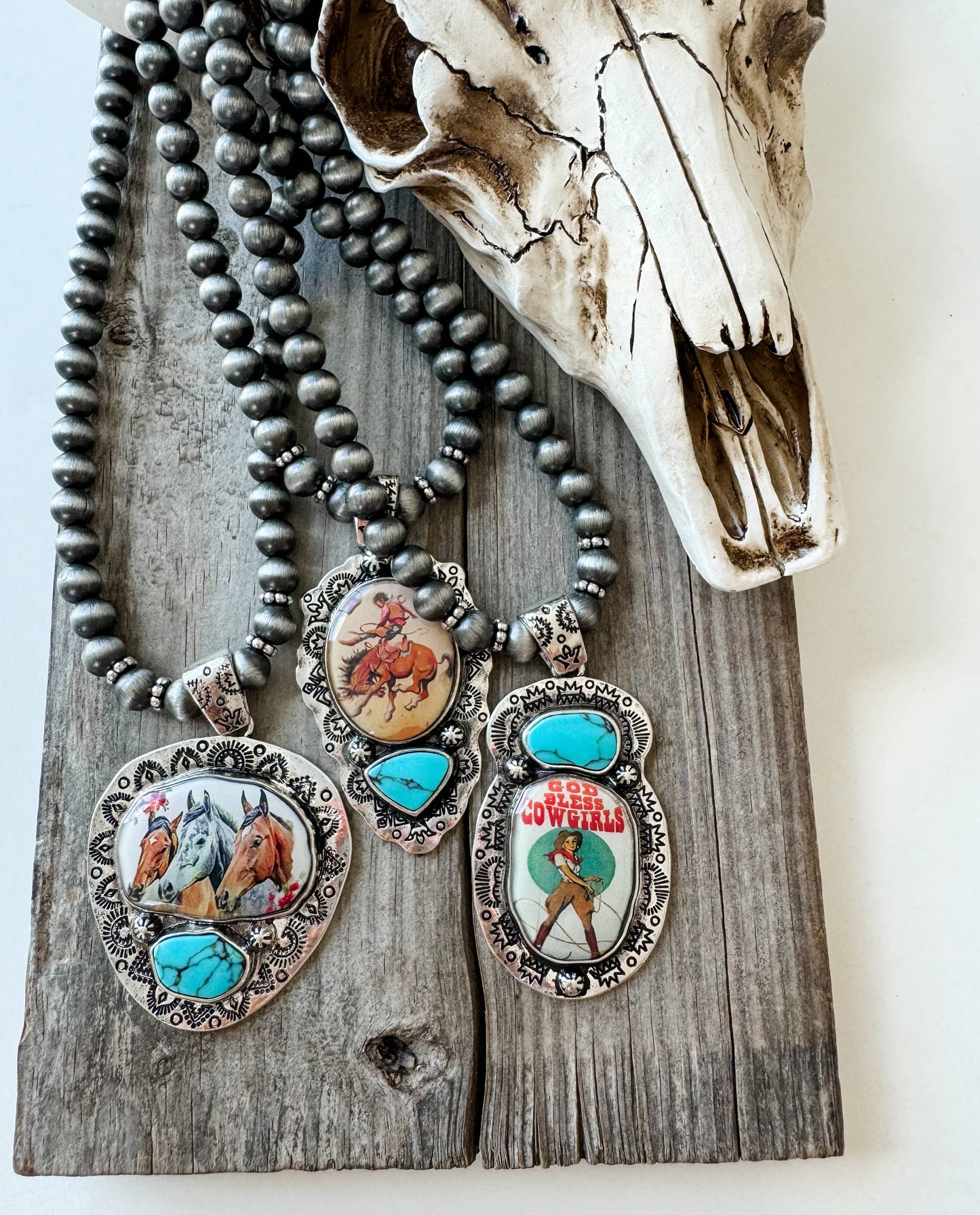 Western Print Pendant Necklace - Navajo Style Pearl