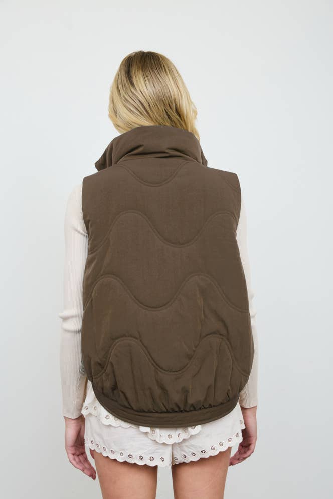WAVE QUILTED SNAP-FRONT STAND COLLAR VEST