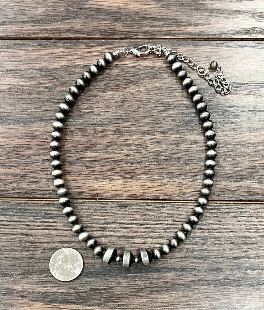 739207, Handmade 16" Navajo Bead Necklace