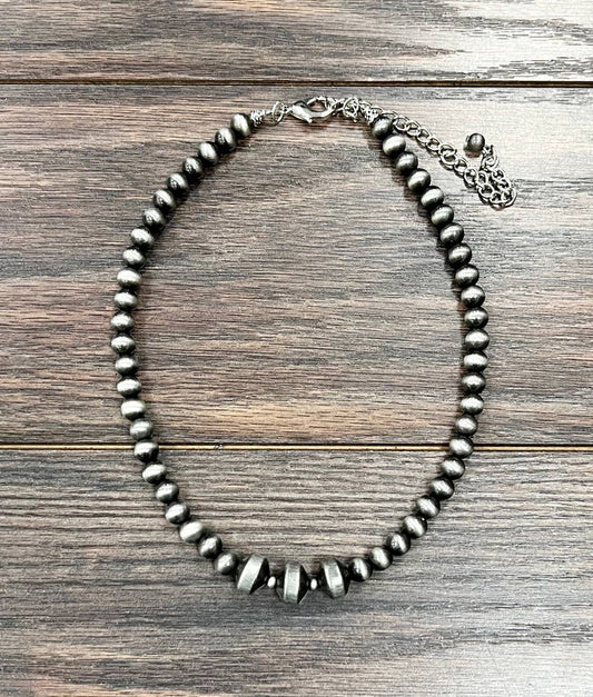 739207, Handmade 16" Navajo Bead Necklace