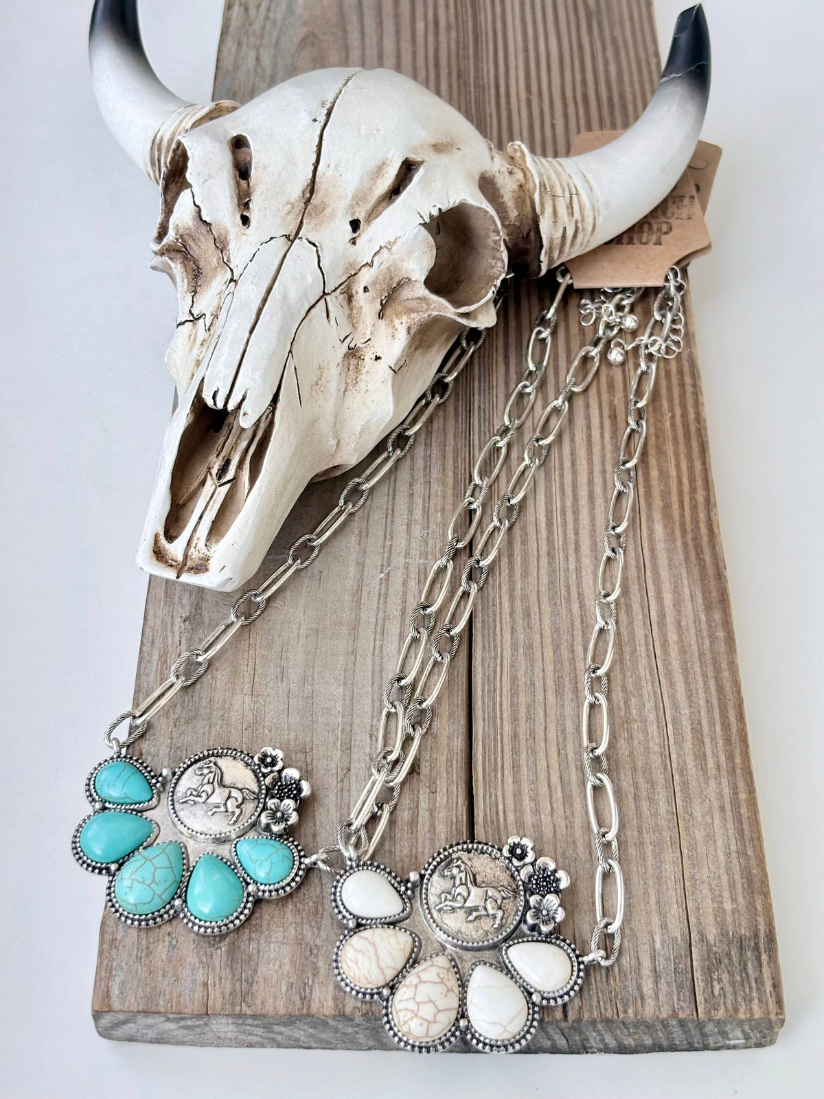 Western Style Turquoise Stone Pendant Necklace