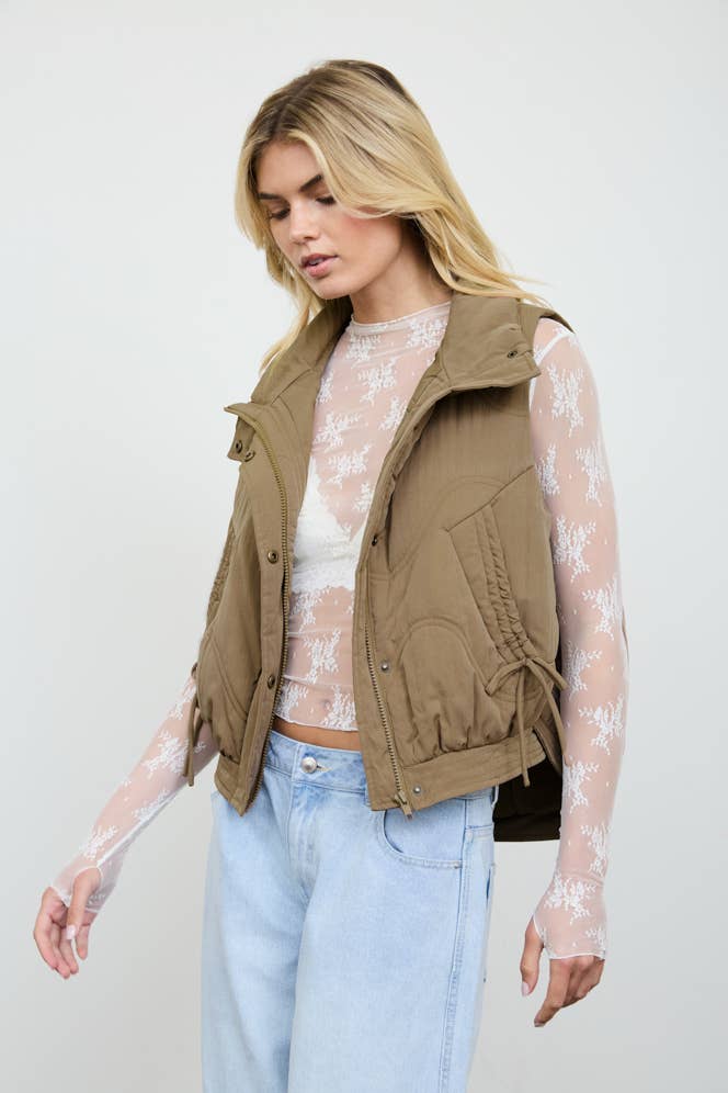 WAVE QUILTED SNAP-FRONT STAND COLLAR VEST