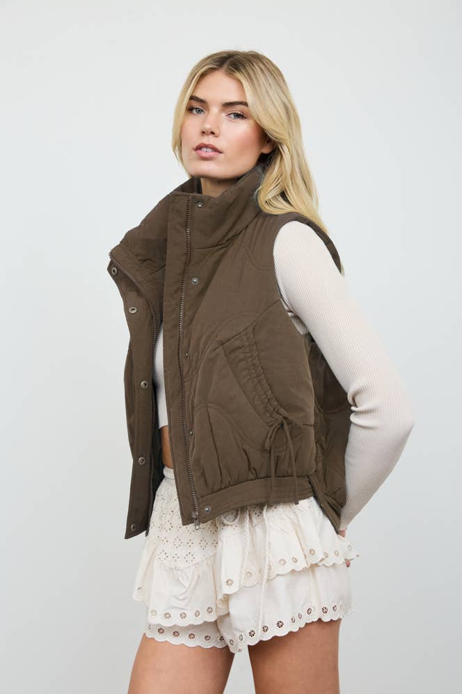 WAVE QUILTED SNAP-FRONT STAND COLLAR VEST
