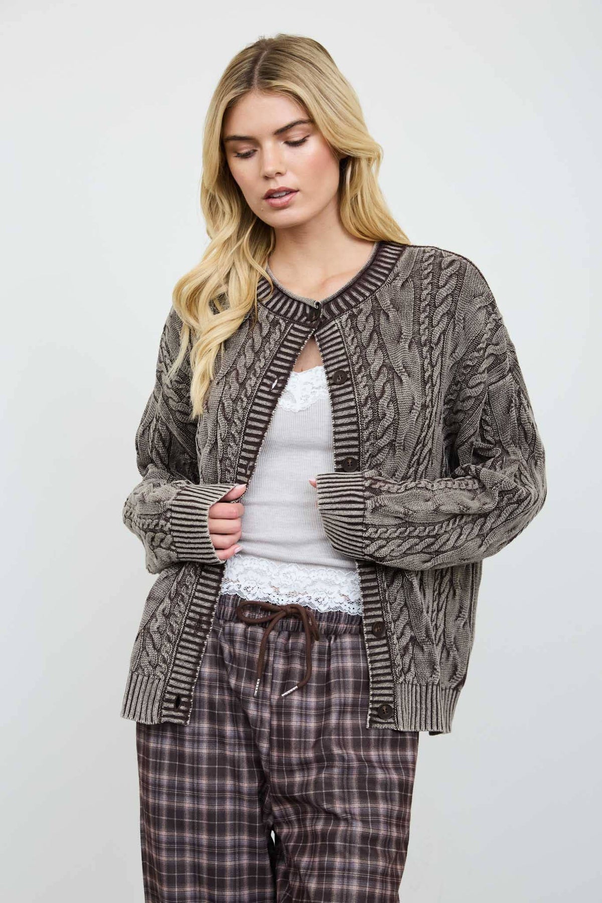 WASHED PATTERN CABLE KNIT BUTTON DOWN CARDIGAN