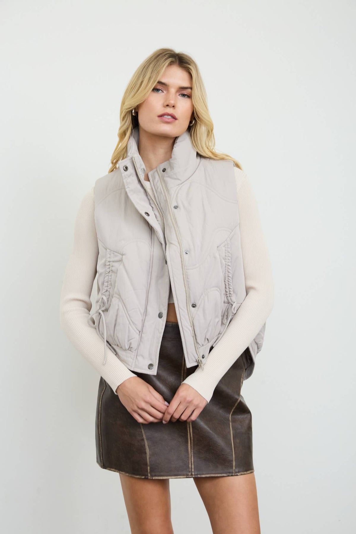 WAVE QUILTED SNAP-FRONT STAND COLLAR VEST