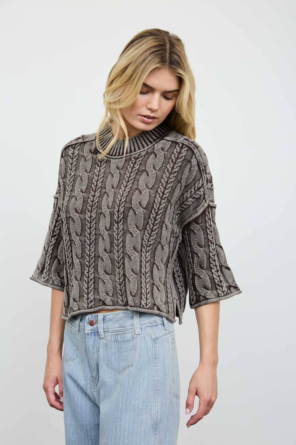 WASHED 3/4 SLEEVE TURTLENECK CABLE KNIT PULLOVER
