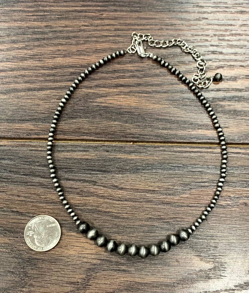 733768, Handmade 15" Navajo Bead Necklace