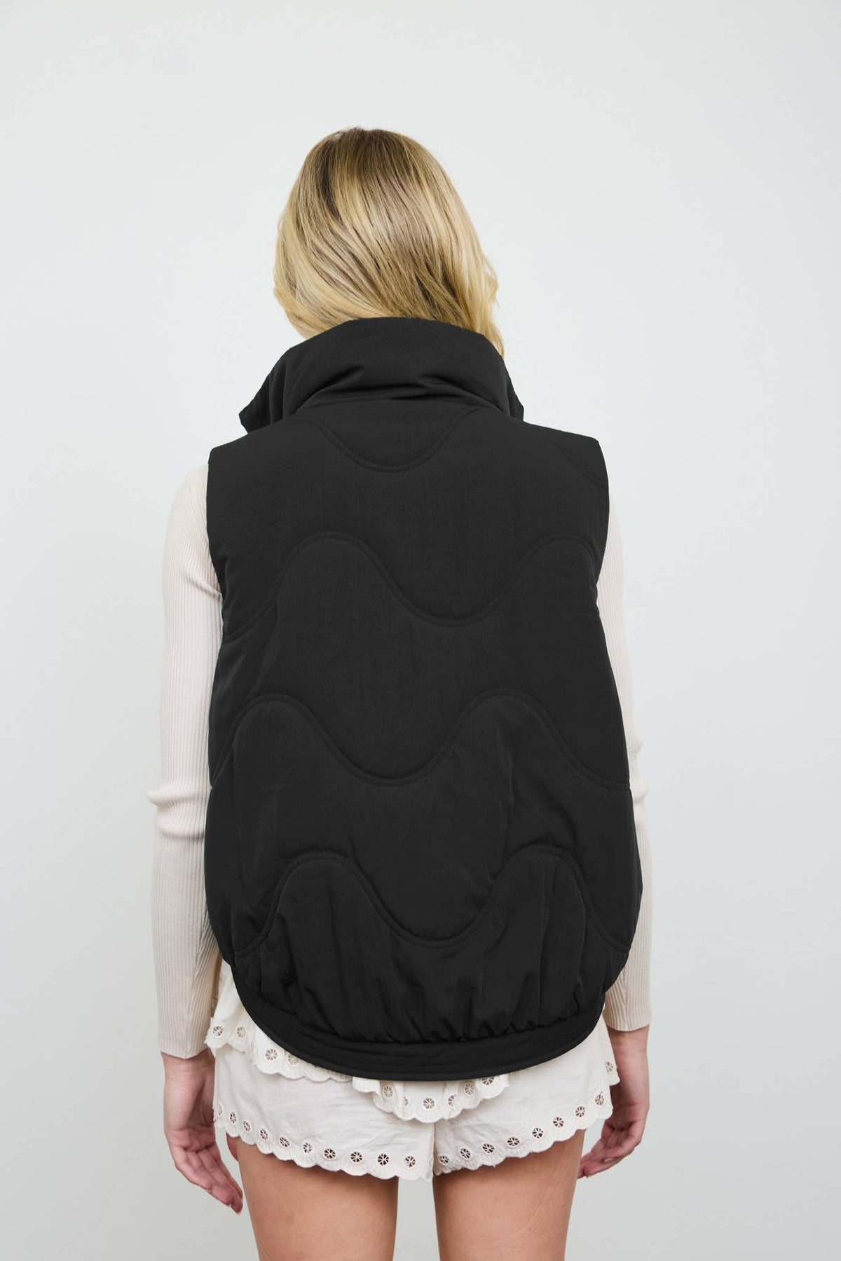 WAVE QUILTED SNAP-FRONT STAND COLLAR VEST
