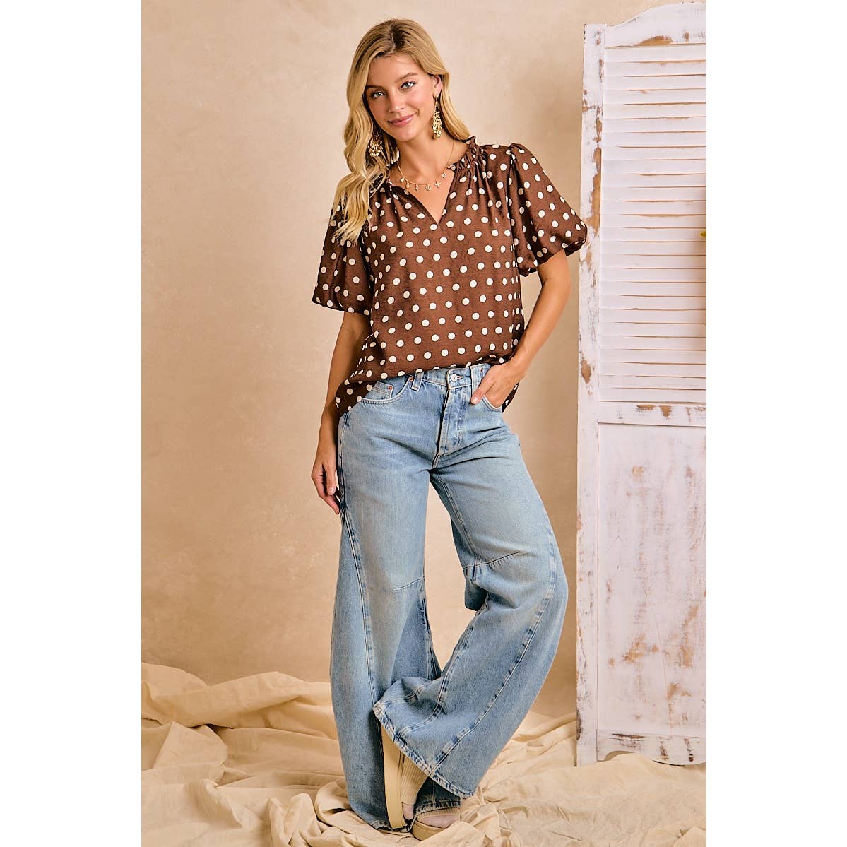 POLKA DOT RUFFLED V NECK TOP